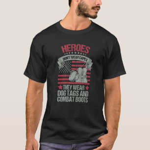 Helden tragen keine Kapen, sie tragen Hundemarken  T-Shirt