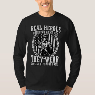 Helden tragen keine Kapen, sie tragen Hundeschrift T-Shirt