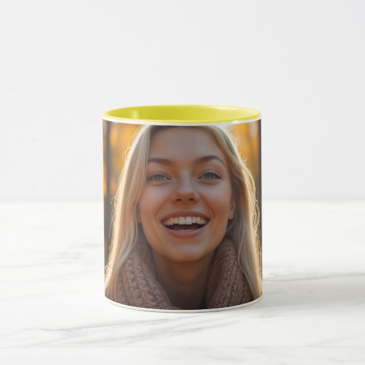 Helena Chevalier Nah-up in der Tasse Herbstwald (Zentrum)