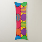 Hell farbige Kreise und Streifen Seitenschläferkissen (Vorderseite Vertikal)