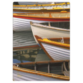 Hell gefärbte Boote im Zentrum für Holzboote Klemmbrett (Rückseite)