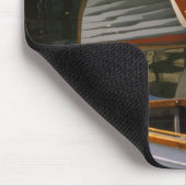 Hell gefärbte Boote im Zentrum für Holzboote Mousepad (Ecke)