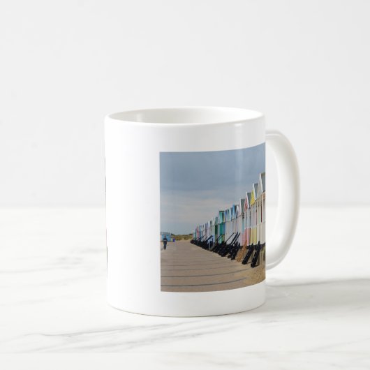 Hell gemalte Strand-Hütten Kaffeetasse (VorderseiteRechts)