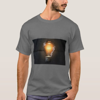 Hell leuchtende Glühbirne Tee