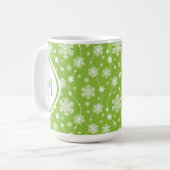 Hell Lime Green Winter White Snowflake Monogramm Kaffeetasse (Vorderseite Links)