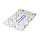 Hell Modernes, blumengeschmücktes Muster Weißer Mo Badematte (Schrägansicht)