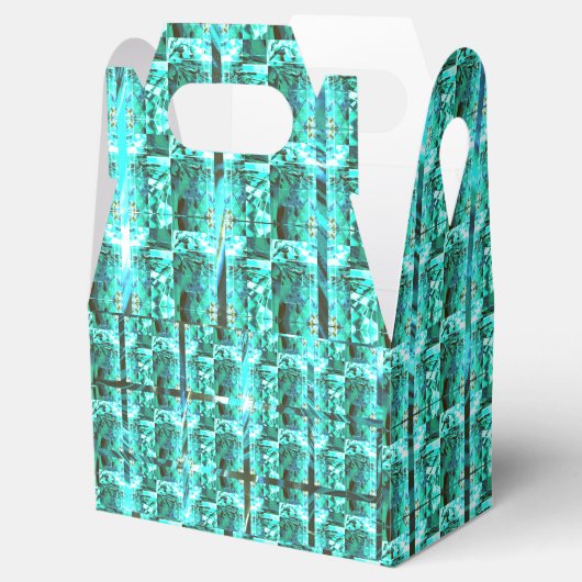 Hellblau glänzend, Quadrate oder Bild im Raster? Geschenkschachtel (Geöffnet)