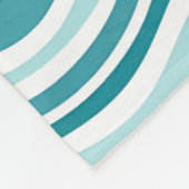 Hellblau / grüne, weiße Linien auf weißem Hintergr Fleecedecke (Ecke)