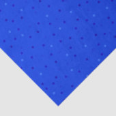Hellblau mit kleinen Polka-Punkten. Seidenpapier (Ausschnitt)