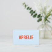 Hellblau Orange Fette Firmenname Branding Visitenkarte (Stehend Vorderseite)