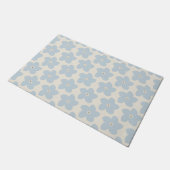 Hellblau und cremefarbene Retro-Blume Fußmatte (Schrägansicht)