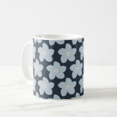 Hellblau und marineblaue Retro-Blume Kaffeetasse (Vorderseite Links)