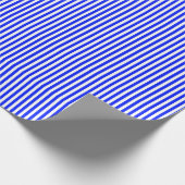 Hellblau-weiße Streifen Geschenkpapier (Ecke)