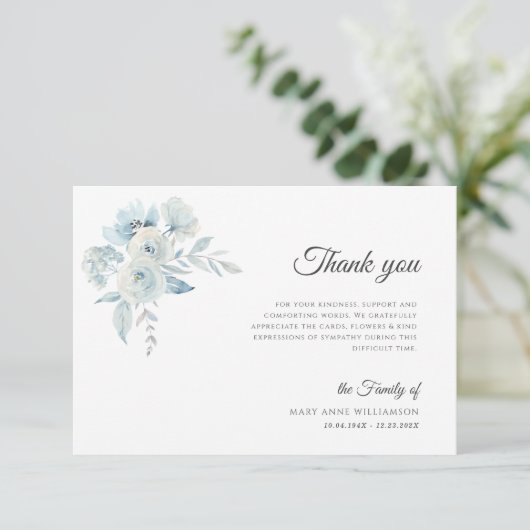 hellblaue Begräbniskarte Dankeskarte (Stehend Vorderseite)