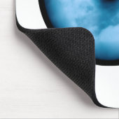 Hellblaue bewölkte Augengraphik Mousepad (Ecke)