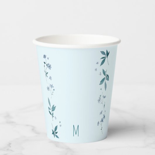 Hellblaue Blume und Blätter-Tasse Pappbecher (Vorderseite)
