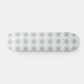 Hellblaue Daisy Skateboard (Horizontal)