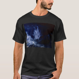 Hellblaue Drache-Kopf-Wolken und negatives Branche T-Shirt