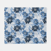 Hellblaue, dunkelblaue Blume auf hellgrau Fleecedecke (Vorderseite (Horizontal))