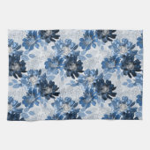 Hellblaue, dunkelblaue Blume auf hellgrau Geschirrtuch (Horizontal)