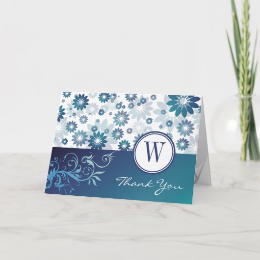 Hellblaue Gänseblümchen Monogramm Danke Karte (Vorderseite)