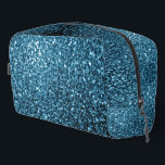 Hellblaue Imitate Glitzer Glitzern Waschbeutel<br><div class="desc">Blaue Imitate Glitzer Glitzern Tasche. Coole Toilettensäcke für sie. Schöne mädchenhafte blaue glänzende Glitzer Glitzern Design. Foto der Glitzern,  nicht echter Glitzer! Erstellen Sie ein einzigartiges und personalisiertes Geschenk mit einer benutzerdefinierten Touch!</div>