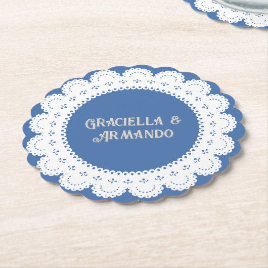Hellblaue minimalistische Papier-Hochzeitsunterset Untersetzer (angewinkelt)