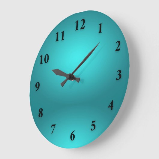 Hellblaue, moderne Wanduhr (Winkel)