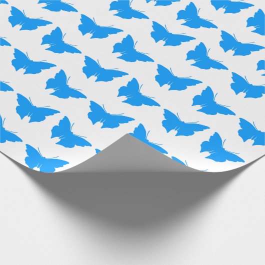Hellblaue mutige Mod-Schmetterlinge Geschenkpapier (Ecke)