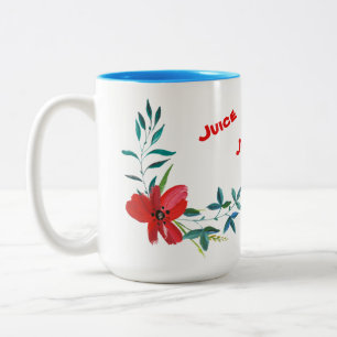 Hellblaue Tasse mit Blume-Dekor