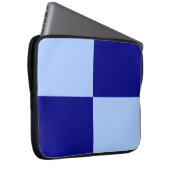 Hellblaue und dunkelblaue Rechtecke Laptopschutzhülle (Vorne Rechts)