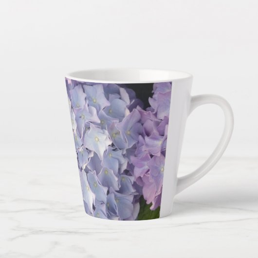 Hellblaue und rosa Hydrangea Latte-Tasse Milchtasse (Rechts)
