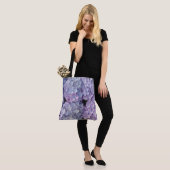 Hellblaue und rosa Hydrangea Tote Bag Tasche (Am Model)