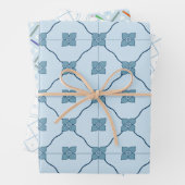 Hellblaue und weiße Fliesen Geschenkpapier Set (Beispiel)
