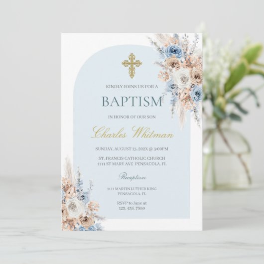 Hellblauer Boho Blütentaufe Einladung (Stehend Vorderseite)