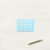 Hellblauer Gingham Post-it Klebezettel (Auf Schreibtisch)