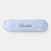 Hellblauer Glitzer Name elegantes Mädchen Skateboard (Horizontal)