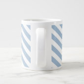 Hellblauer Grunge-strukturiertes Zickzack Jumbo-Tasse (Rückseite)