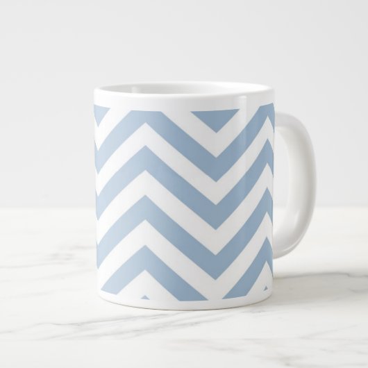 Hellblauer Grunge-strukturiertes Zickzack Jumbo-Tasse (Vorderseite Rechts)