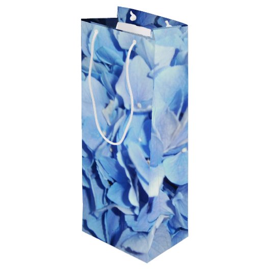 Hellblauer Hydrangea Geschenktüte Für Weinflaschen (Rückseite Schrägansicht)