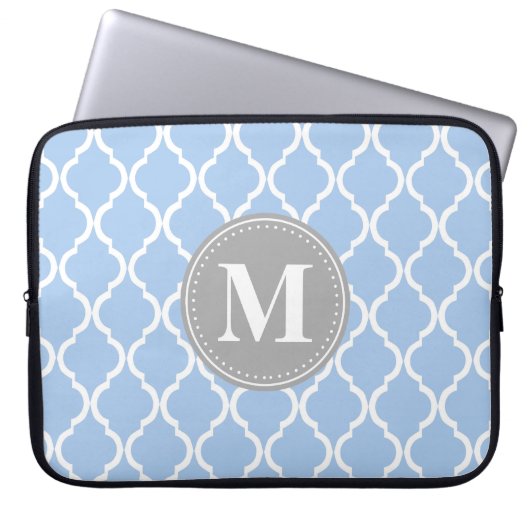 Hellblauer marokkanischer Gittergrau Monogram Laptopschutzhülle (Vorderseite)