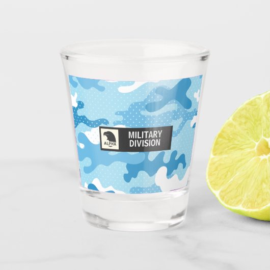 Hellblauer Militär-Camo-Shot-Glas Schnapsglas (Vorderseite)