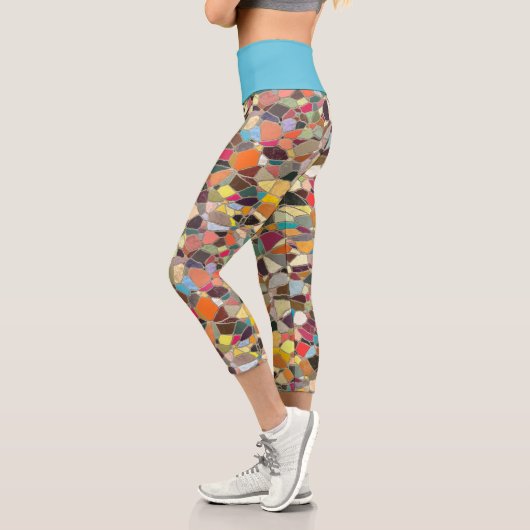 Hellblauer Rosa Gelborange Lila Mosaik Capri Leggings (Links)