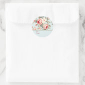 Hellblauer Shabby-Chic-Rosen personalisierter Von  Runder Aufkleber (Tasche)