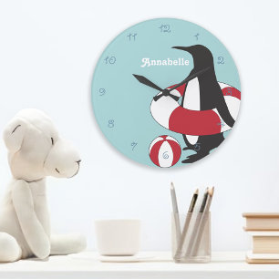 Hellblauer süßer Cartoon-Pinguin schwimmt Kinder Große Wanduhr