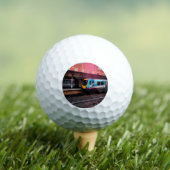 Hellblauer Zug am Bahnhof Golfball (Insitu T-Shirt)