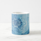 Hellblaues Aquarell-Blumen-Mandala Kaffeetasse (Mittel)