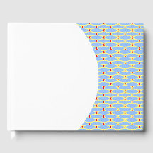 Hellblaues, gelb gepolstertes Ovalenmuster auf Wei