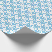 Hellblaues und weißes eckiges Muster mit Herz Geschenkpapier (Ecke)