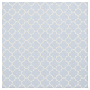 Hellblaues weißes Quatrefoil Muster Stoff